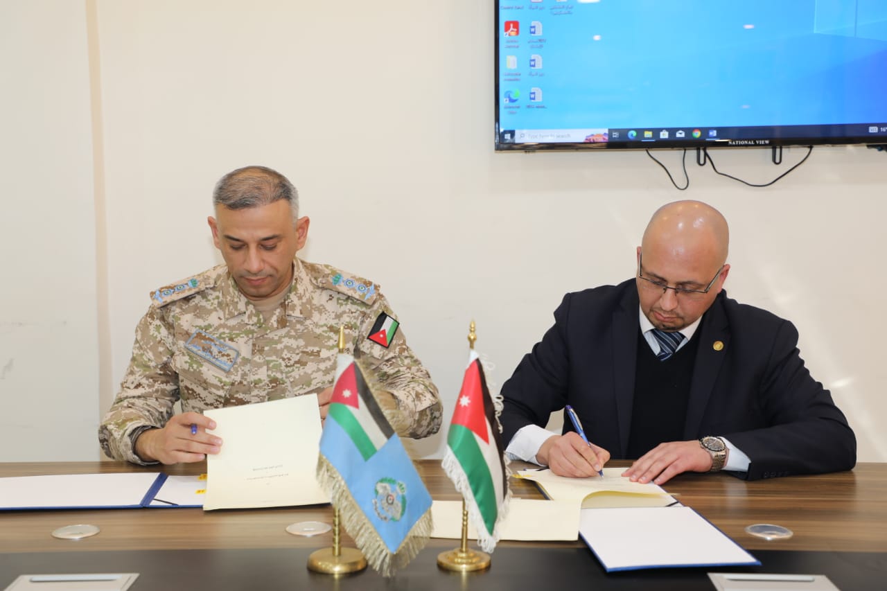 سلاح الجو الملكي يعتمد شهادة دبلوم طلال أبوغزاله الدولي في مهارات تقنية المعلومات لأفراد مرتبات السلاح