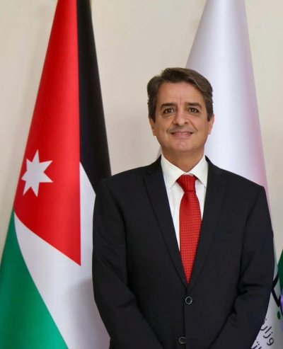 وزير الشباب د. رائد العدوان يكتب : الشبابُ حُماةُ العَلَمِ وصُنّاعُ المجد