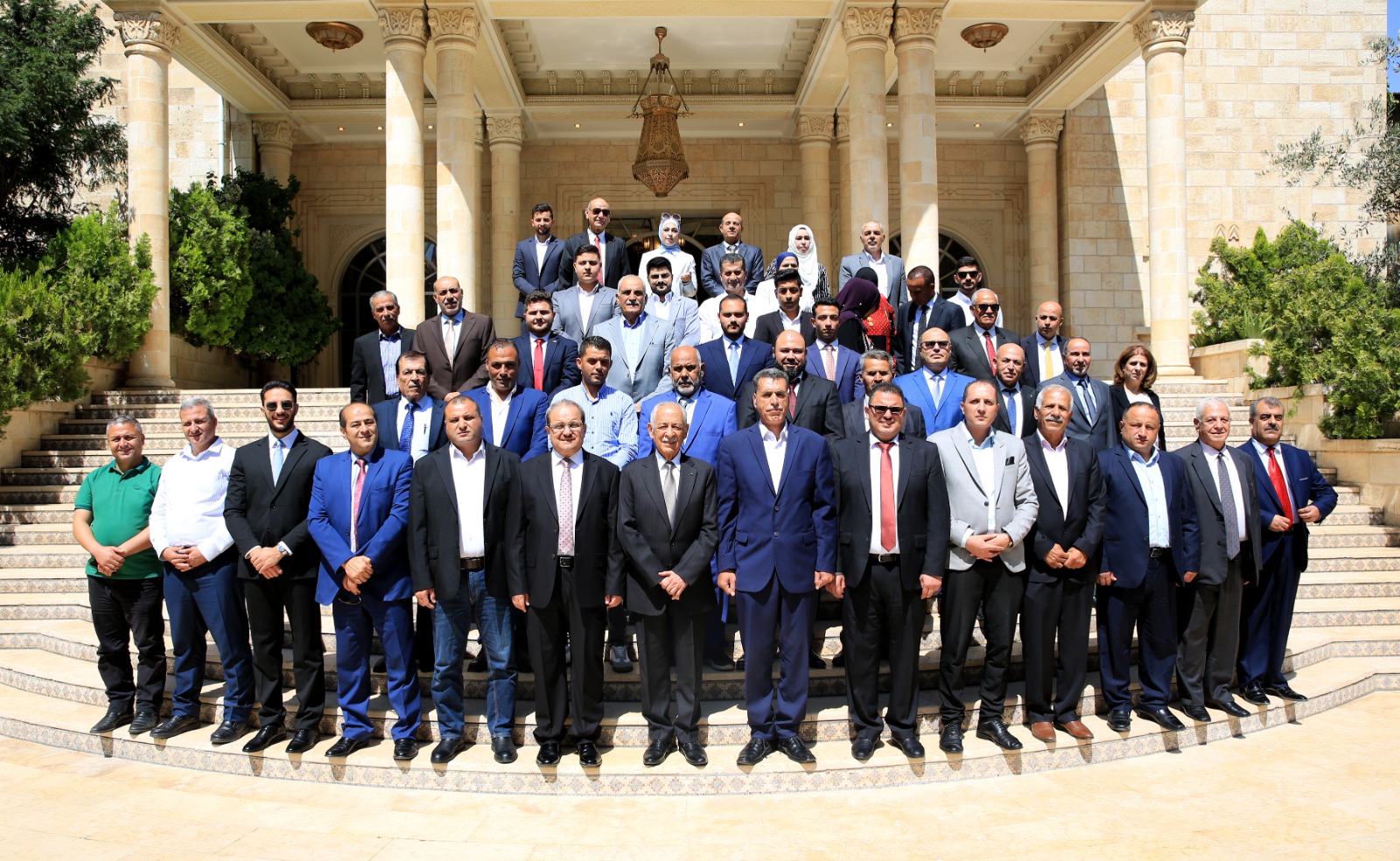 العيسوي  *رئيس الديوان الملكي يلتقي فعاليات شعبية وشبابية ونسائية ورياضية من أبناء لواء بني كنانة*