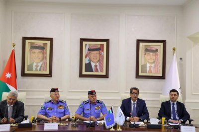  وزير الشباب ومدير الأمن العام يطلقان برنامج 