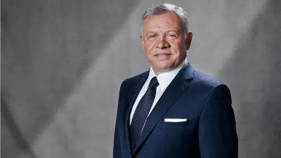 الملك يعود إلى أرض الوطن بعد زيارة الى الصين